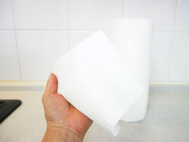 キッチンペーパーとラップを使った特別なお掃除