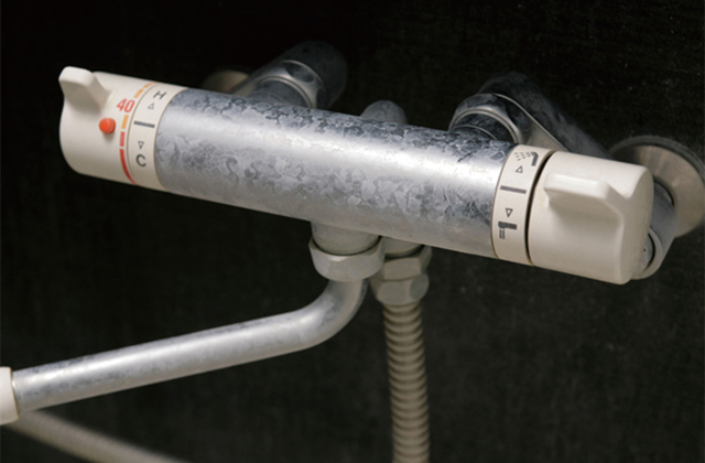 お風呂（浴室）の水アカ汚れの原因とは?