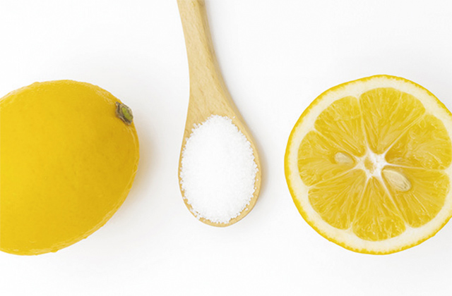 水アカ掃除には酸性の成分が効果的