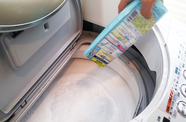 洗剤で汚れを浮かす