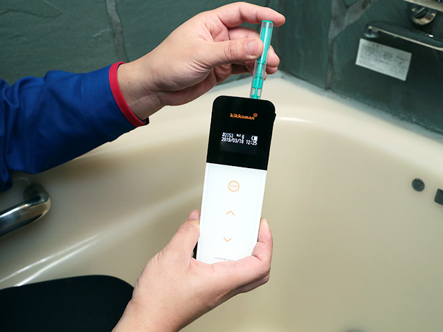 汚れや菌をルミテスターで測定