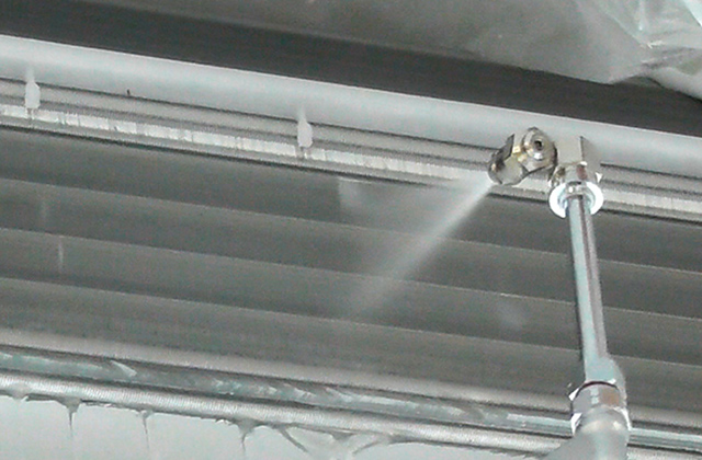 エアコンの高圧洗浄・パーツ洗浄