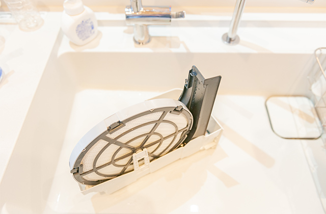 加湿機能付き空気清浄機の掃除方法