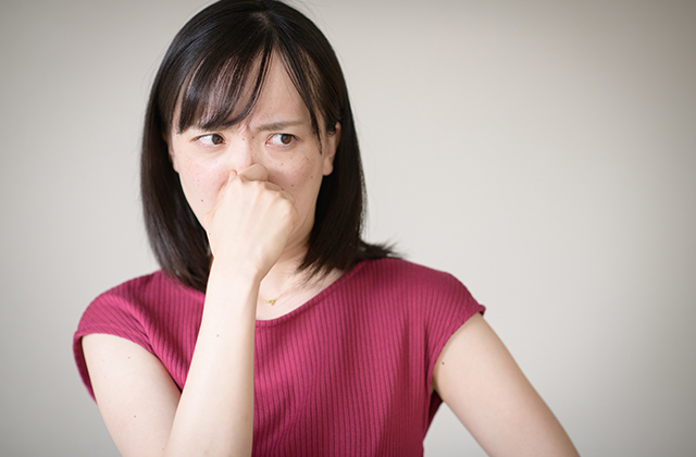 食洗機(食器洗い乾燥機)が臭くなるニオイの原因とは?