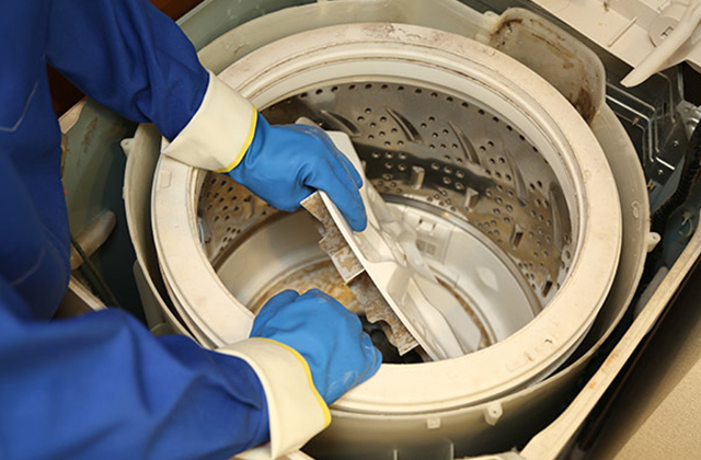 悪臭にサヨナラ!洗濯機のニオイを取る対処法