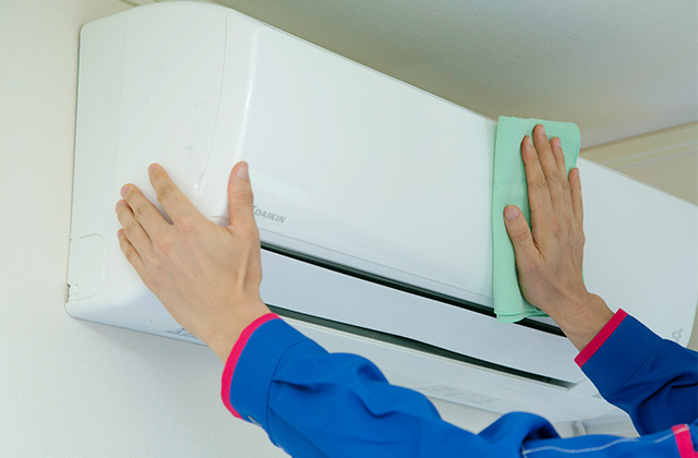 エアコンの組立、動作確認