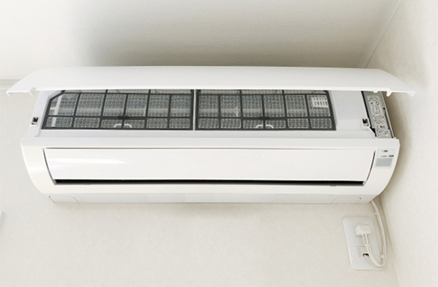 水ですすぎ、タオルドライか日陰干しでしっかり乾かしてから元に戻す