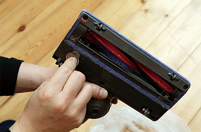 Dysonヘッド部分のロック解除方法