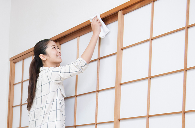 白木の黒ずみの落とし方は？家庭でできる掃除方法