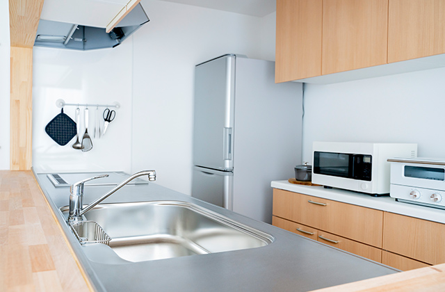 100均グッズを活用!スッキリ使いやすいキッチン収納術