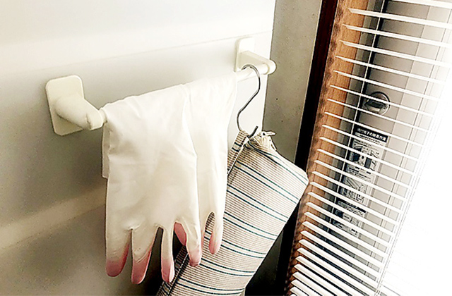 濡れたキッチン手袋の収納やひっかけたいものに~タオルハンガー&S字フック