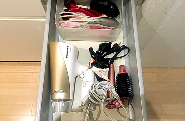 ドライヤーとブラシは1カ所にまとめる