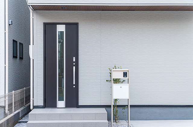 【アルミ製・スチール製・ステンレス製】玄関ドアの掃除方法