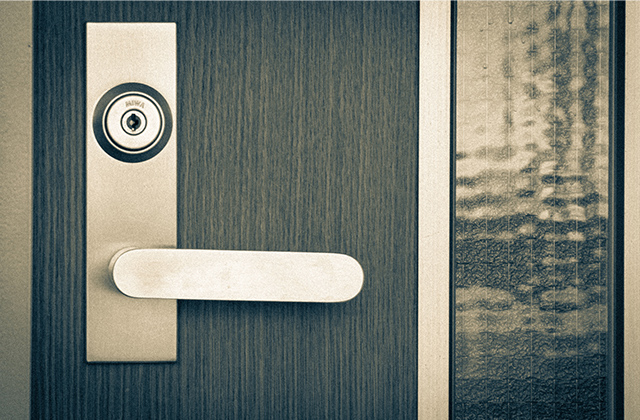 玄関のドアノブ・鍵穴まわりの掃除方法